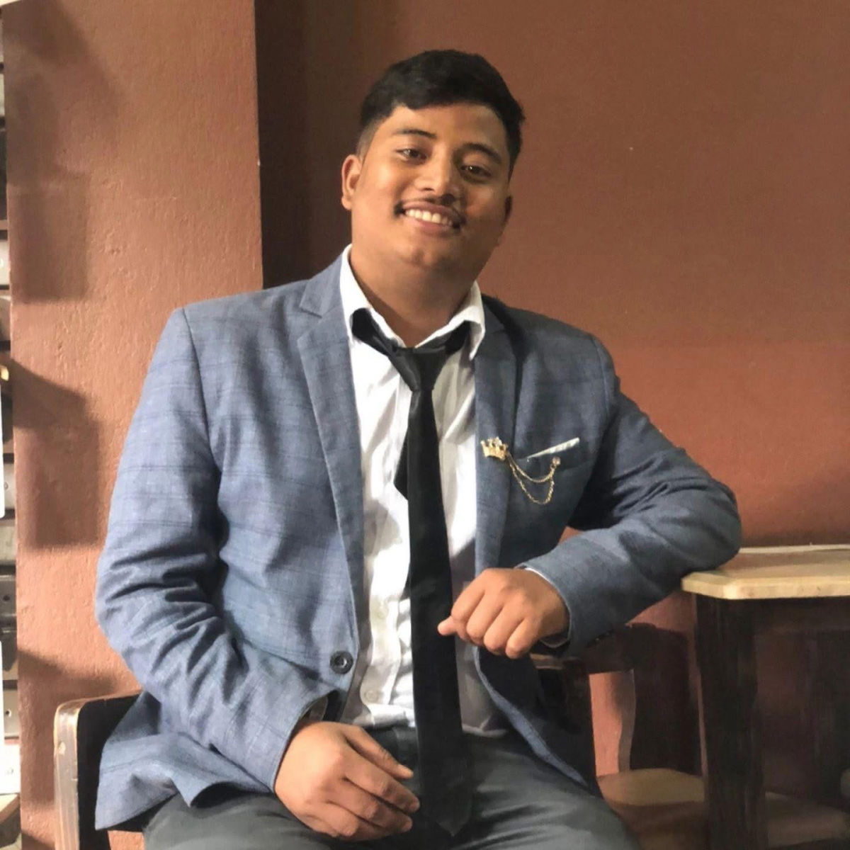 विद्यार्थी राजनीतिबाट उदाएका माइकल प्रजा बागमती प्रदेश प्रतिनिधिको तयारीमा featured image